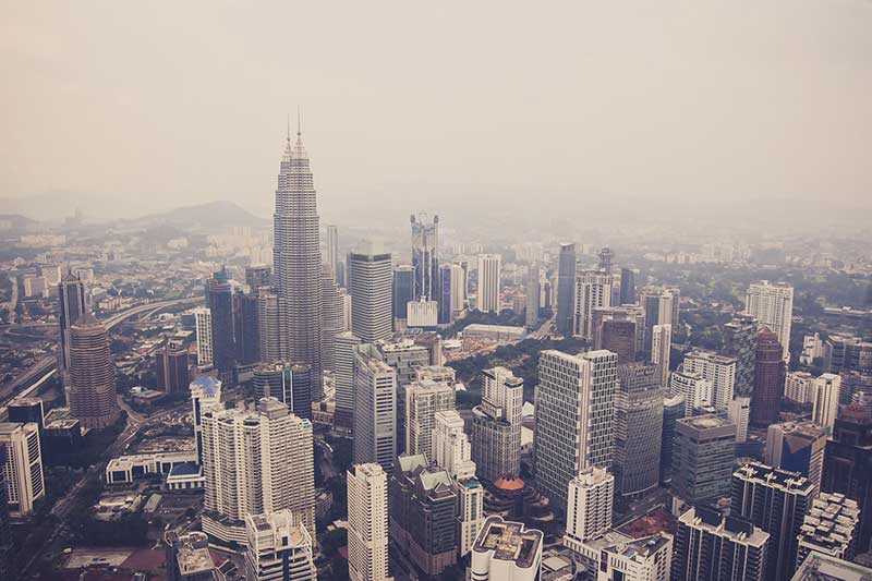 xa xa la su xuat hien cua toa thap doi petronas